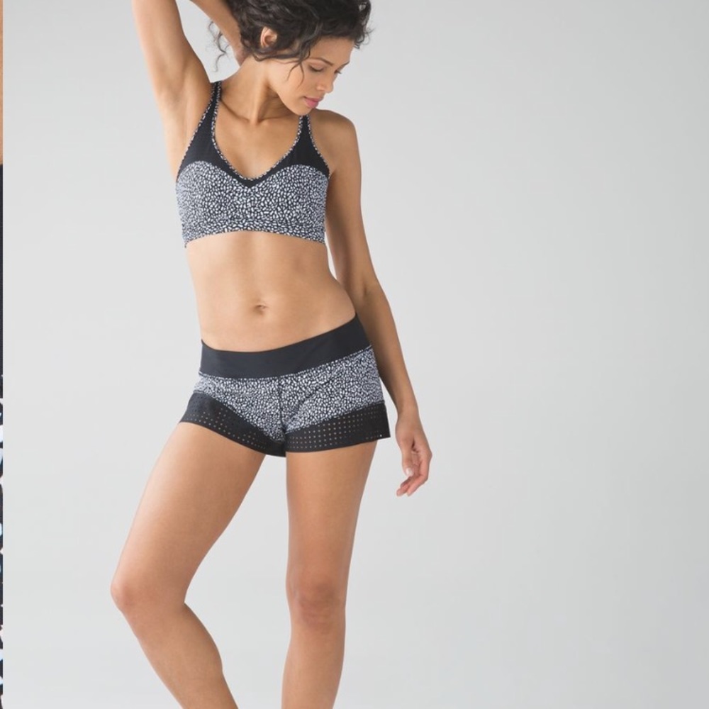 Lululemon stride to tide shorts size 6
